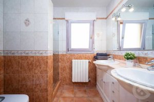 Meerblick Villa mit dem dritten Badezimmer in der obersten Etage in Moraira