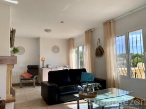 FerienWohnung mit offenem und hellem Wohnzimmer in Moraira