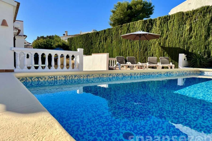 Das Ferienwohnung mit privatem Pool von 8x4 Metern