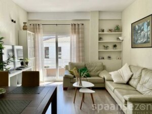 Apartment Monica mit einem geräumigen hellen Wohnzimmer in Moraira