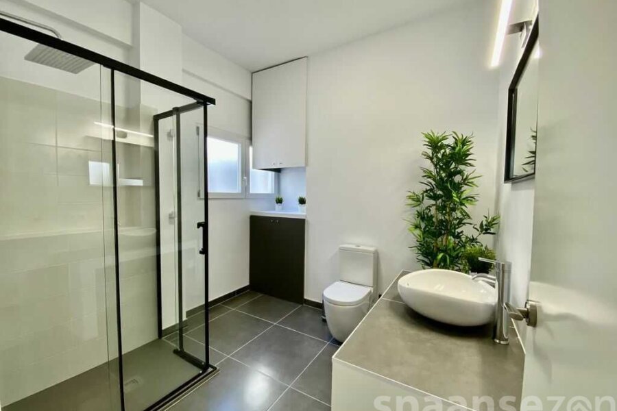 Apartment Monica mit einem Badezimmer in Moraira