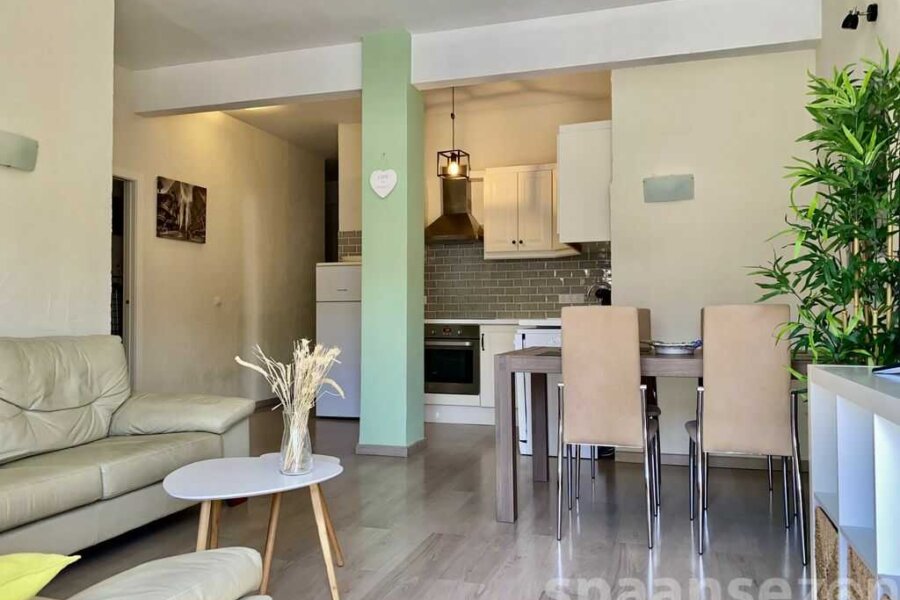 Wohnzimmer des Appartement Monica mit offener Küche