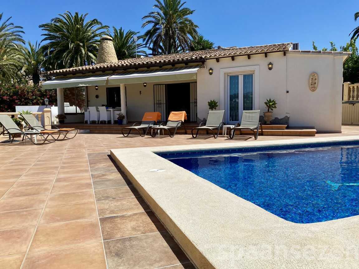 Casa Maia is een prachtig gelegen villa in Moraira voor 6 personen