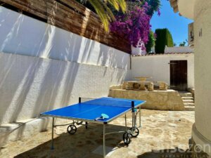Villa Maia in Moraira verfügt über eine Tischtennisplatte im Garten